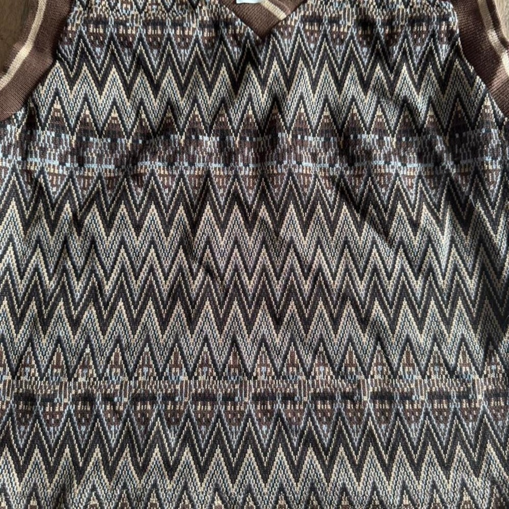 Vintage Knit Vest - Picture 2 of 3